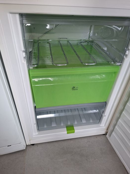 Lodówko zamrażarką Polar jak nowa