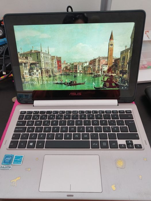 Portátil ASUS tactil