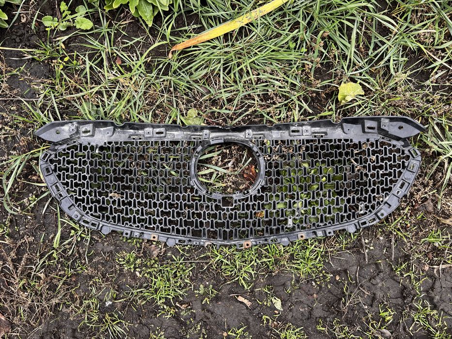 Решетка радиатора мазда 6, gj