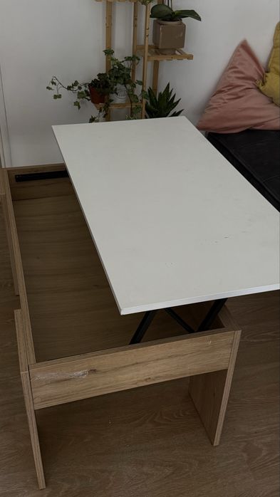 Mesa de centro com baú