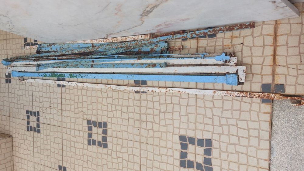 2 camas de ferro para restaurar