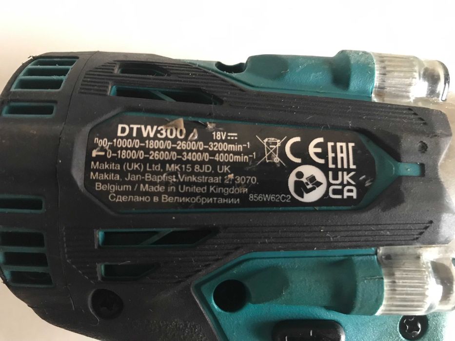 Гайковерт безщітковий ударний Makita DTW300 з Англії