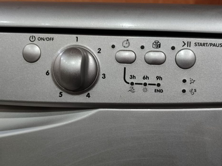 Посудомийна машина INDESIT DFG 262 S EU