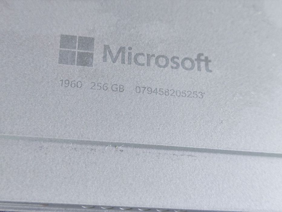 Microsoft Surface Pro 7 Plus - i7  16/256 GB batary Iris XE  12 hour
