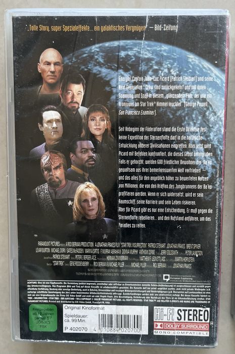 Duas cassetes VHS em alemão da saga Star Trek