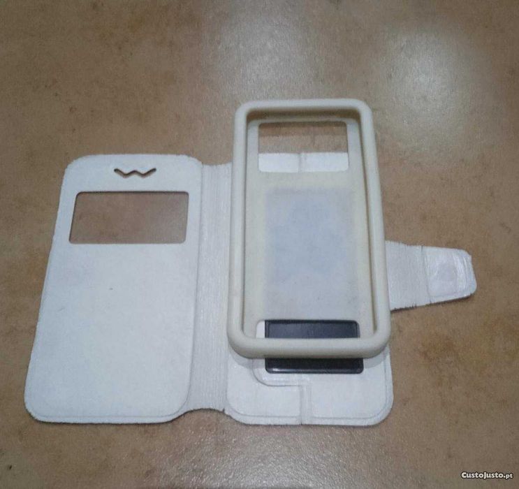 Duas Capas Universais para proteção dos telemóveis