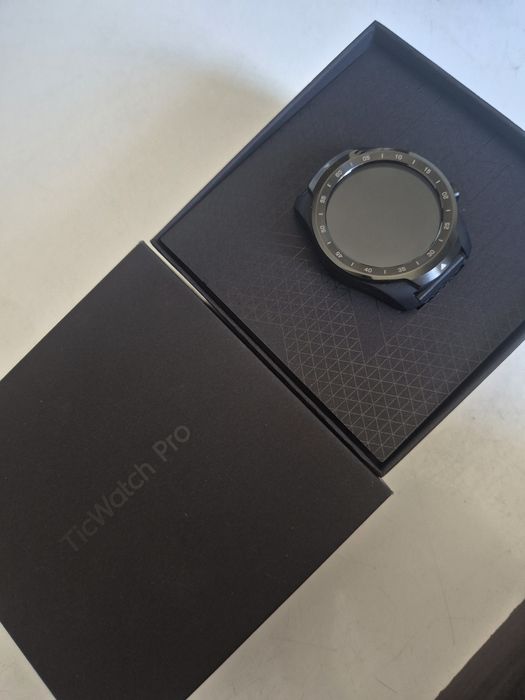 Smartwach TicWatch Pro