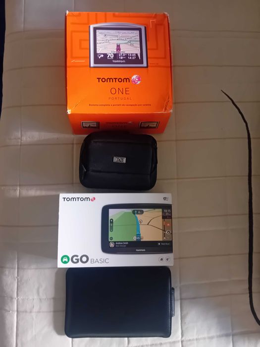 Dois TOMTOM , práticamente sem uso .