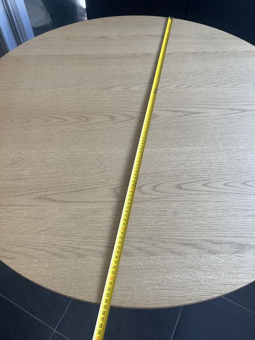 Mesa redonda como nova