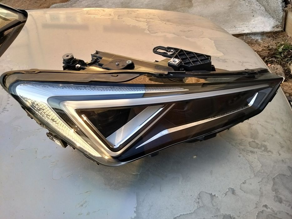 Ótica  Seat Leon lado direito (kl8 sporstourer) full led