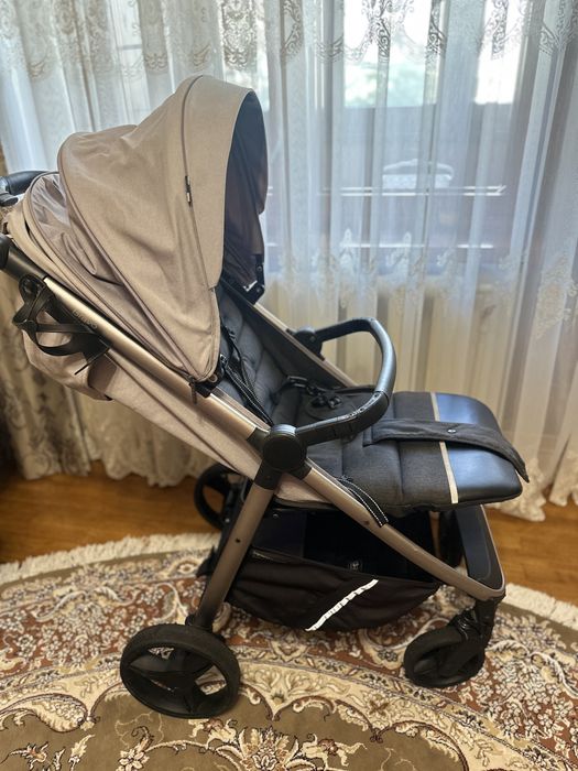 Прогулянкова каляска Carrello Bravo Plus