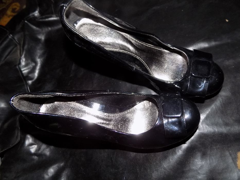 Piękne czarne szpilki z kokardką na słupku, rozmiar 38, super buty!