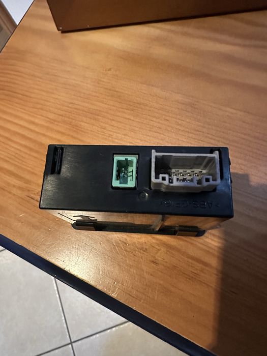 Entradas USB e MicroSD Rádio Mazda 2