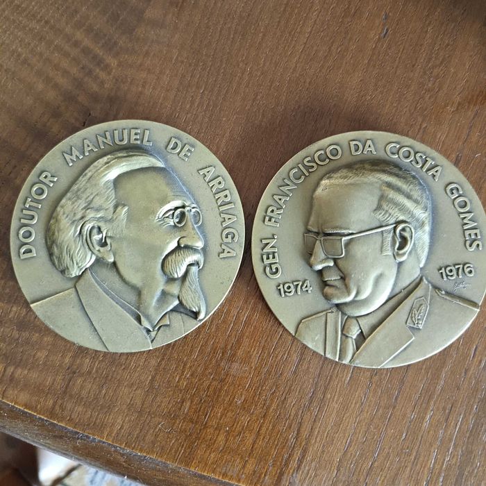 Coleção Exclusiva de 13 Medalhas em Bronze – Presidentes da República Portuguesa