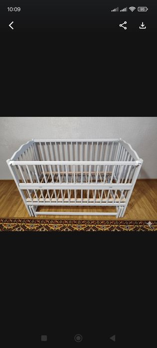 Ліжечко дитяче з маятникои