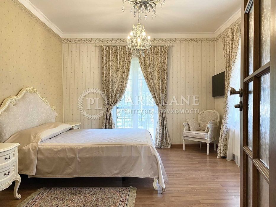 Романков. 430 м.кв. 50 соток земли.