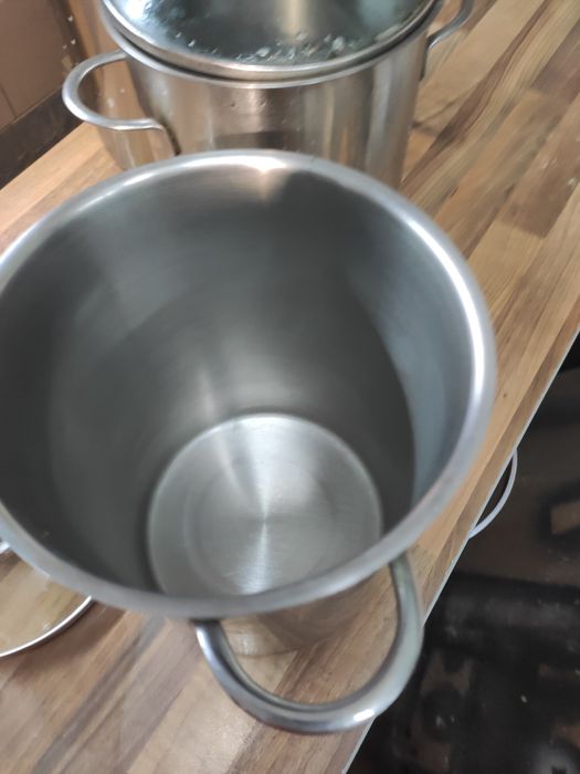 Garnki do gotowania (szparagów lub na sosy) z przykrywką