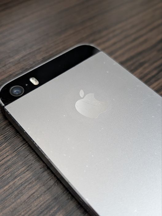 iPhone   5s  б/у.