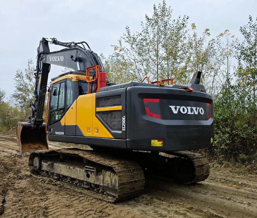 Volvo EC250E  Centralne smarowanie Szybkozłącze, 3x wyjście hydr. PODWOZIE 90%