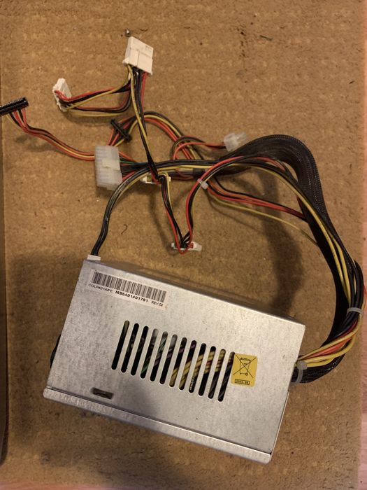 Fonte de alimentação usada