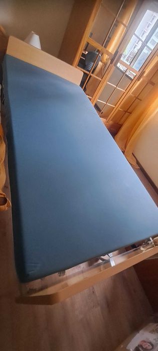 Cama articulada elétrica como nova com colchão anti escaras