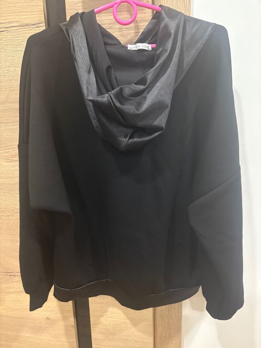 Bluza włoska z pięknym obszyciem