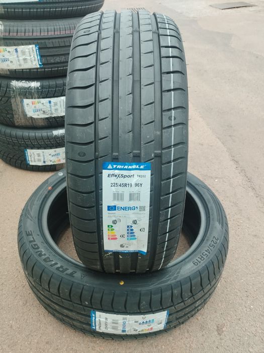 Шини Літні 225/45 R19 96Y XL Triangle EffeXSport TH202