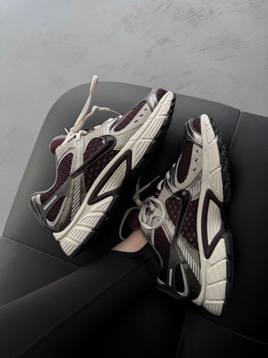 Чоловічі кросівки Nike V5 RNR бордово-сірі текстильні