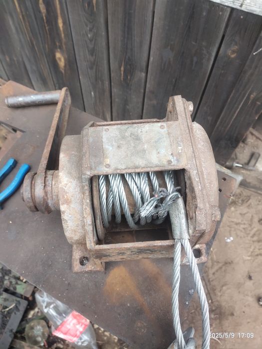 Продам лебідку в хорошому стані