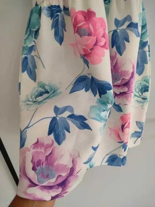 Vestido Curto Floral de Verão – Padrão Romântico (Tam. S)