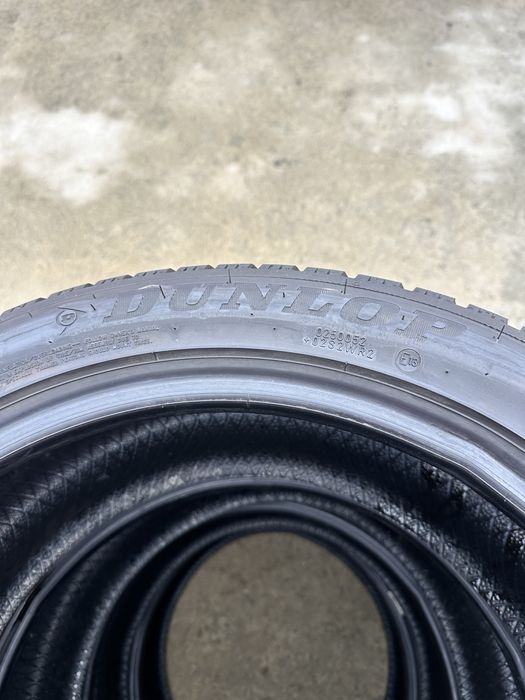 245/45/18 100V XL Dunlop Winter Sport 5