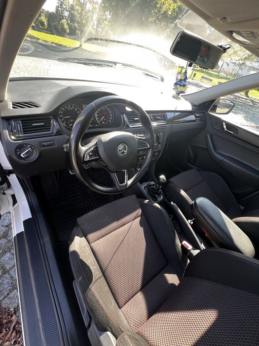 Skoda Rapid 1.6 tdi *xenon *panorama *navi *vrs