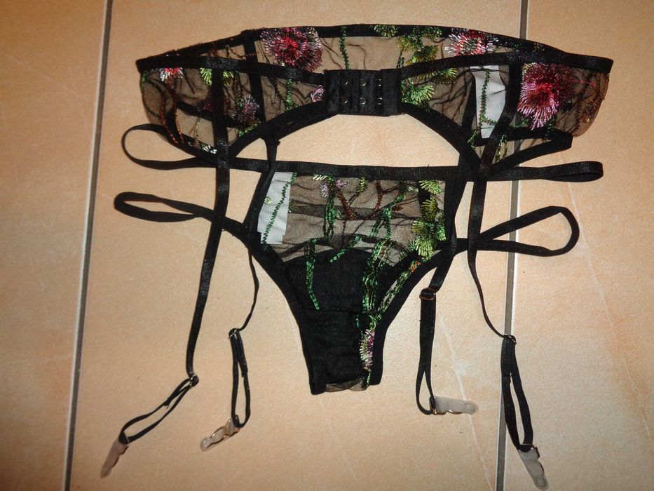 SHEIN nowy komplet haftowana koronka stringi + pas do pończoch M