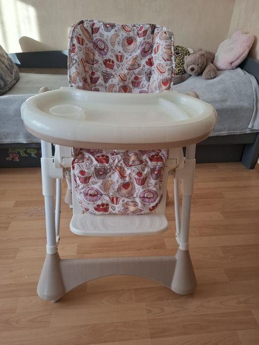 Стільчик для годування