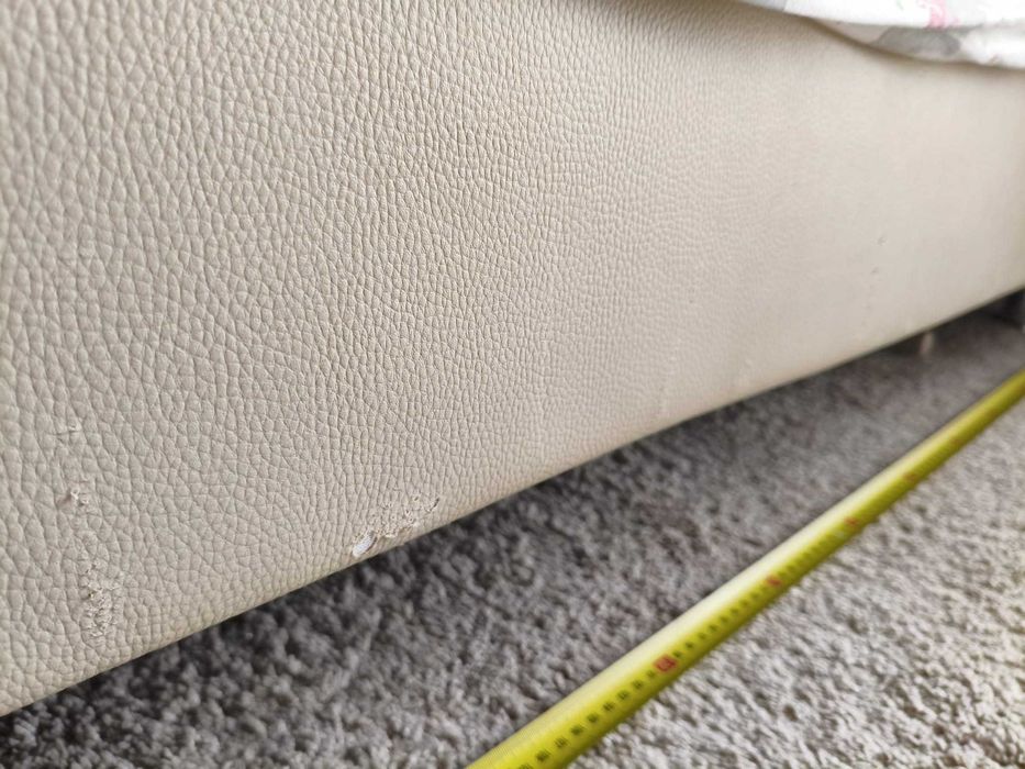 Vendo sommier de solteiro com pés em inox