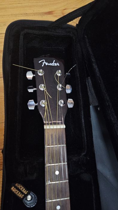 Fender DG3 акустична гітара кейс кофр