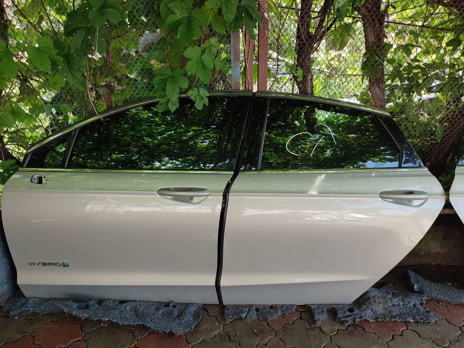 Стойка с порогом на форд фьюжн