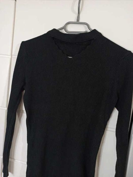 koszulka z wycięciem pod szyją