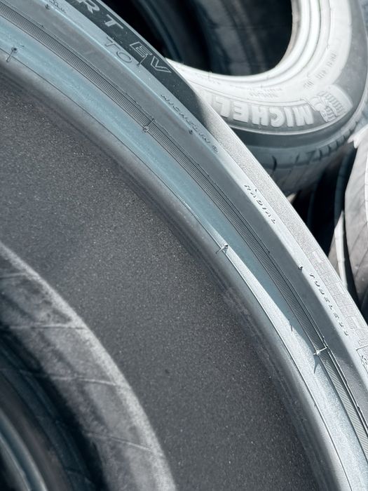 255 40 20 Michelin Pilot Sport EV Шумка 85% 2023 Шини Літо