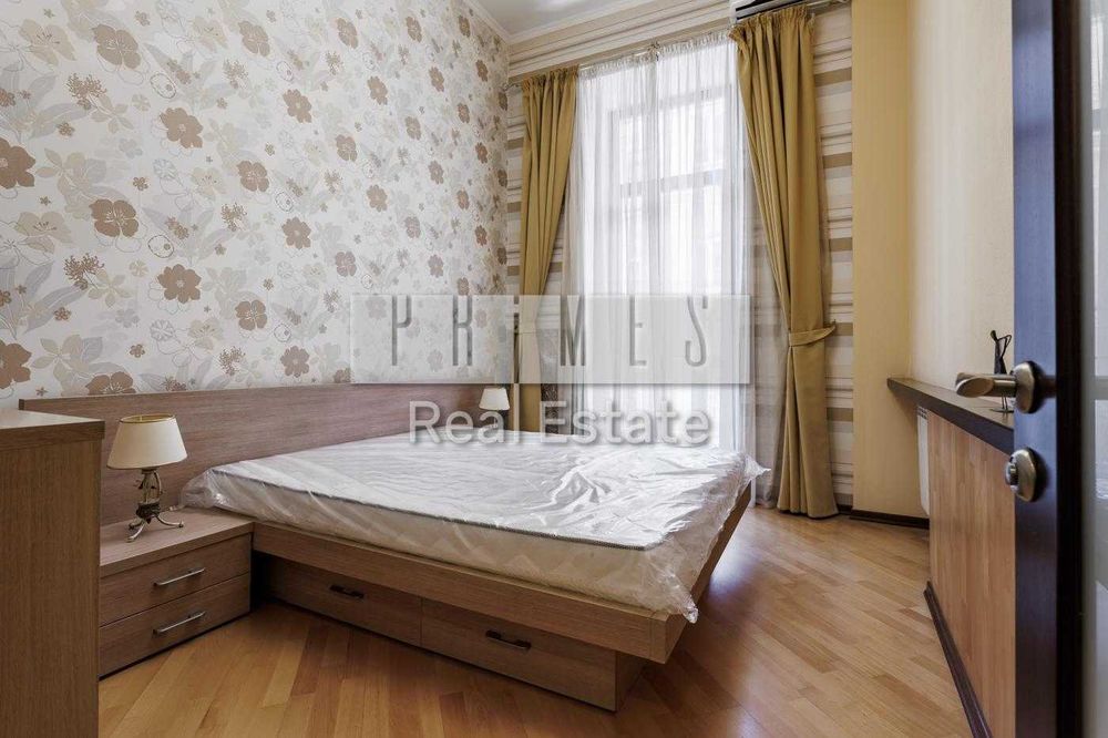 Оренда 3-к. Рейтарська, 20/24. Золоті ворота 5 хв. Парковка у дворі. Можливо з маленькою тваринкою
