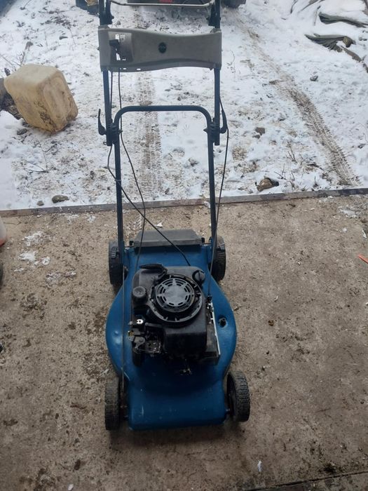 Газонокосарка самохідна