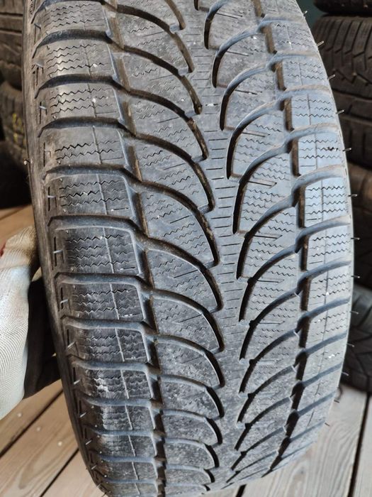 Резина 225/55 r18 Bridgestone Bllizak LM80evo