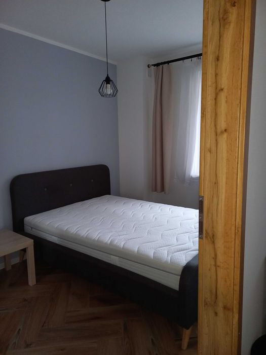 Wynajme 2pokoje ul Pileckiego30 z garazem wolne od5.10