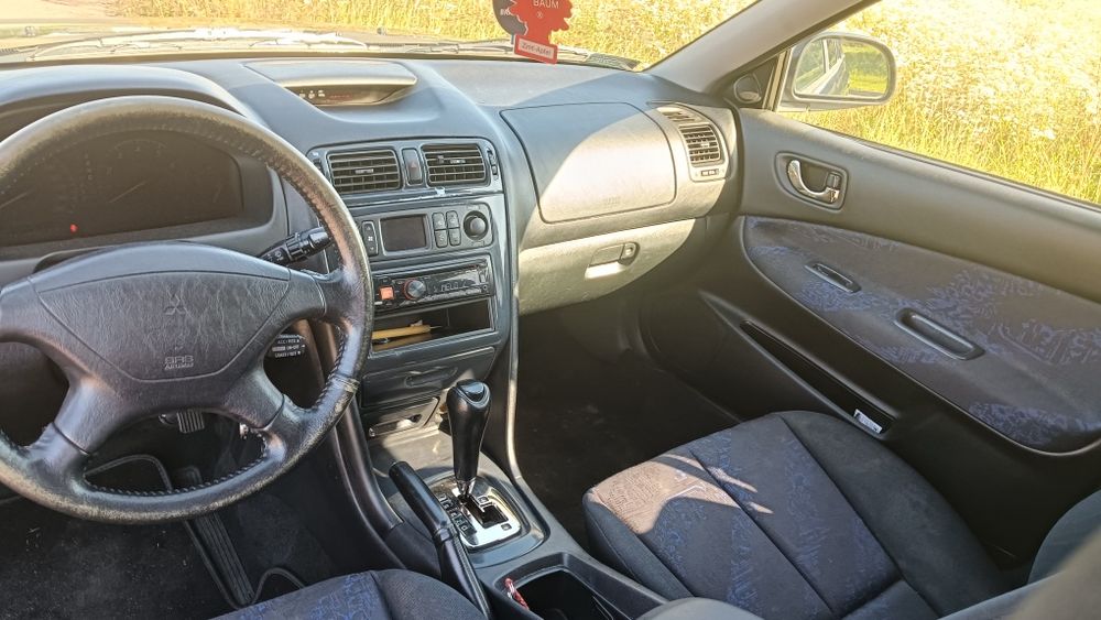 Mitsubishi Galant