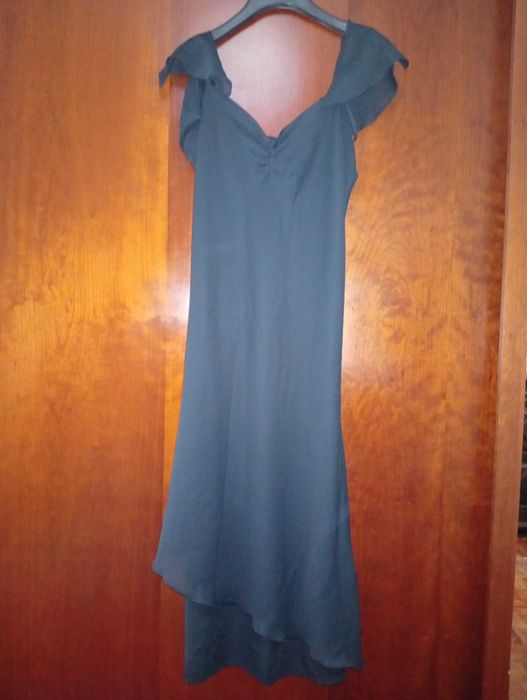 Vários artigos de roupa