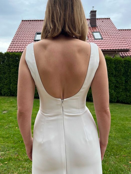 Elegancka suknia ślubna.