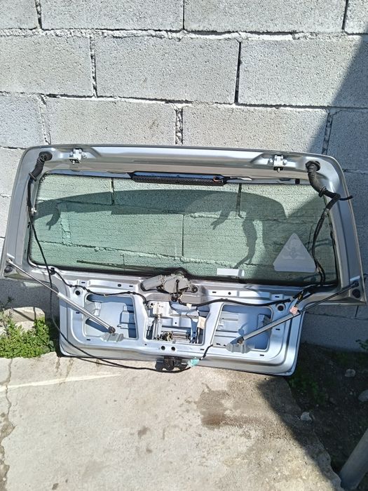Tampa / Porta da Mala - VW GOLF 4 IV