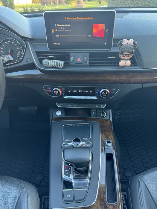 Продам Audi Q5