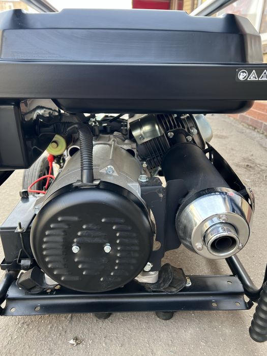 Генератор Дніпро-М 7,5кВт GX-70E