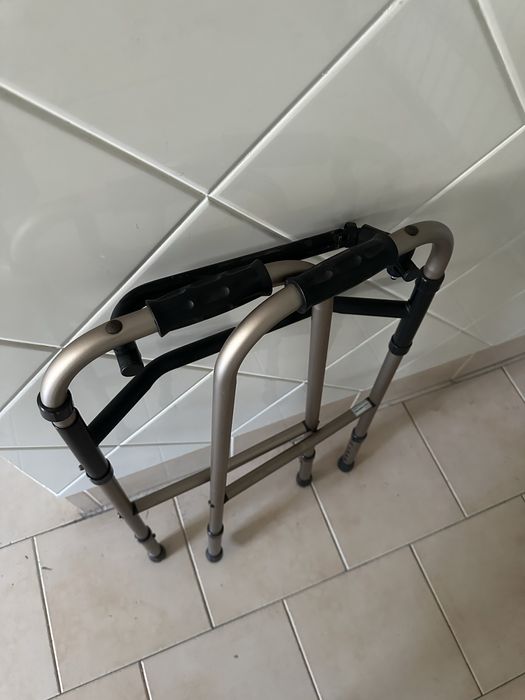 Andarilho dobrável